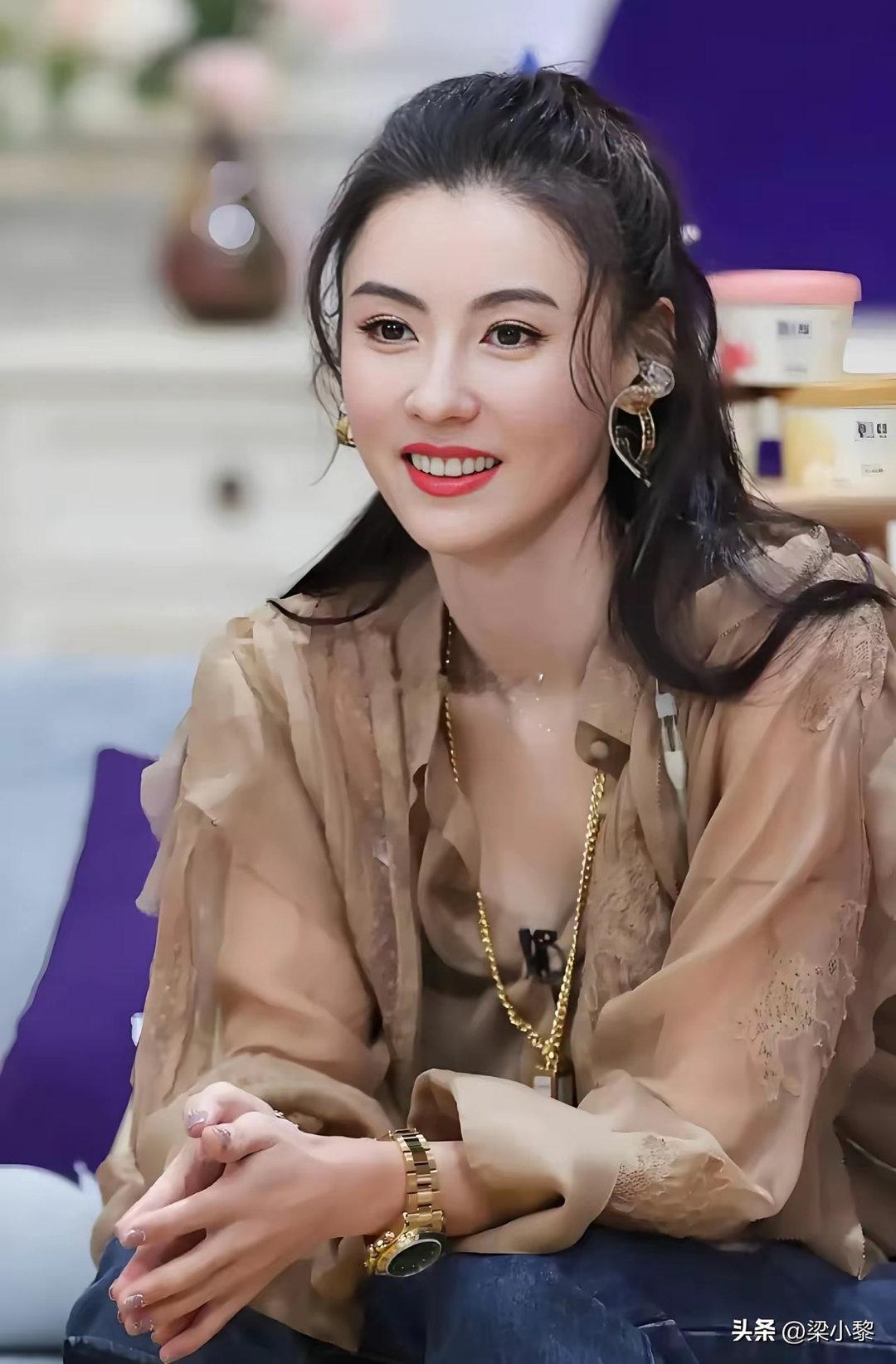 主持人问张柏芝:“你三个儿子都是什么性格？”张柏芝说:“大儿子比较安静，但是一个