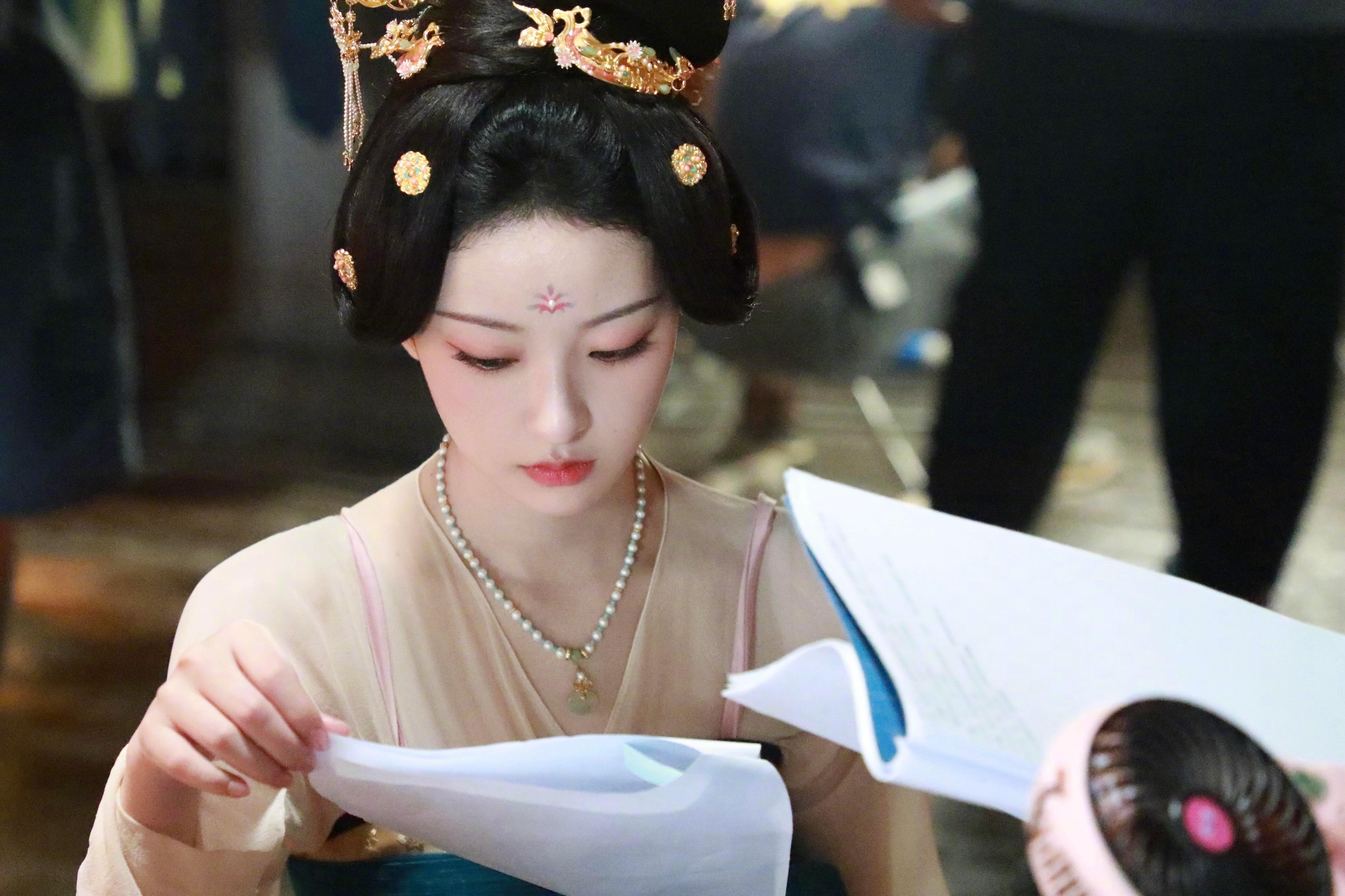 杨舒伊最美证件照女孩演古装了曾经的最美证件照杨舒伊也出道了 内娱新人千千万，证件