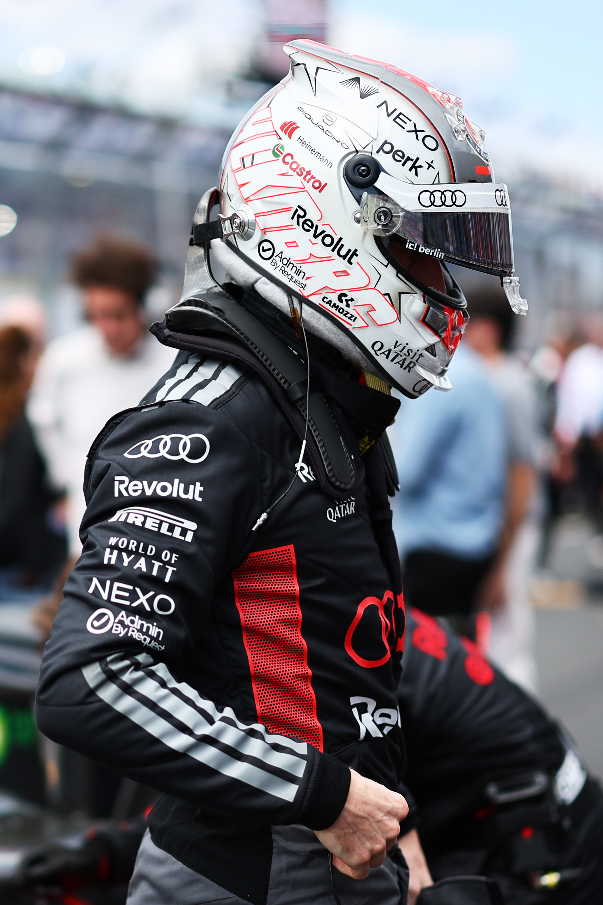 正儿八经的上一次看F1，应该还是20多年前的舒米时代。差不多20年过去了，奥迪也