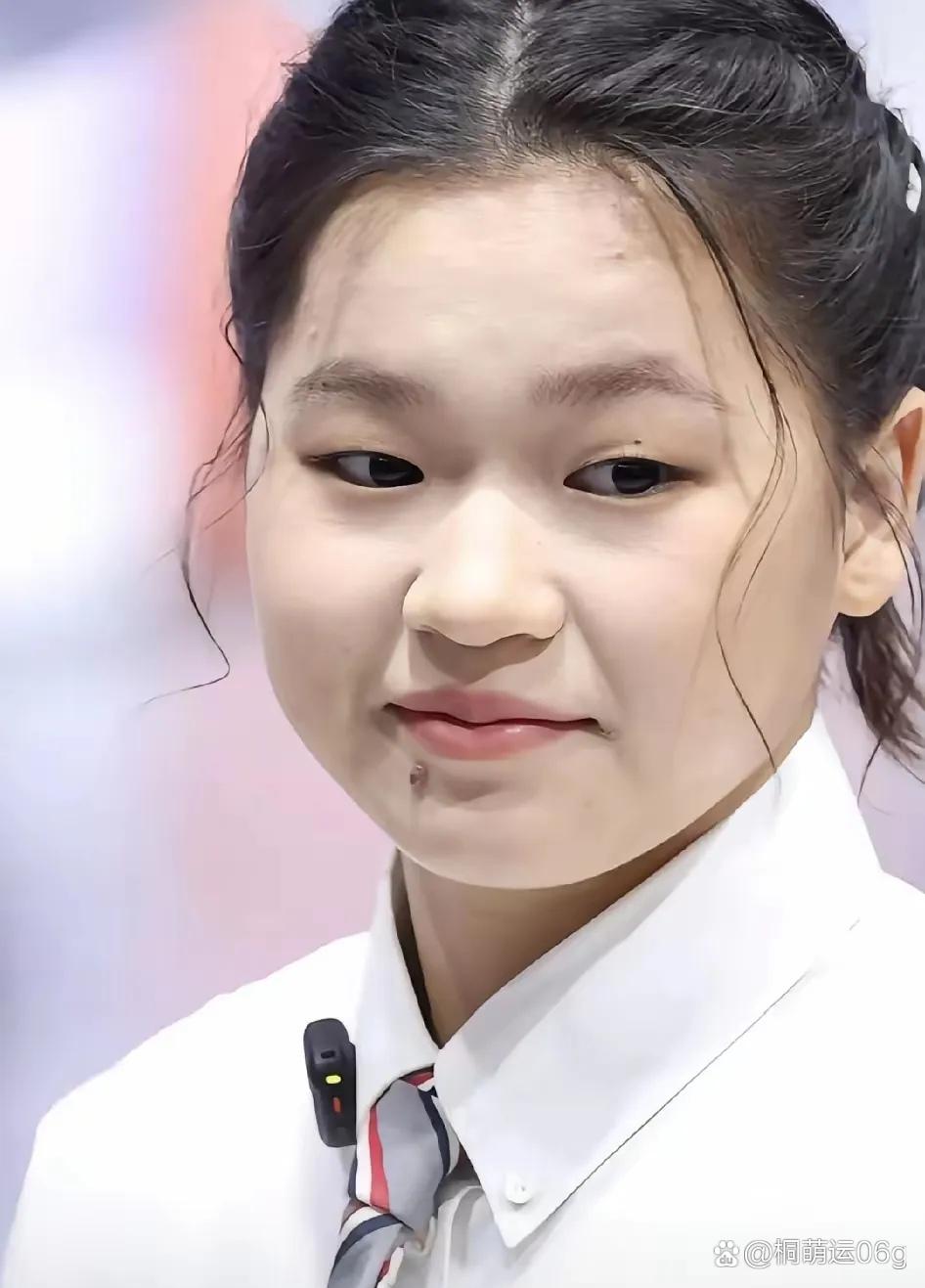 全红婵这个人，你不能细看。



一细看，就会发现她跟想象中不一样。



不是