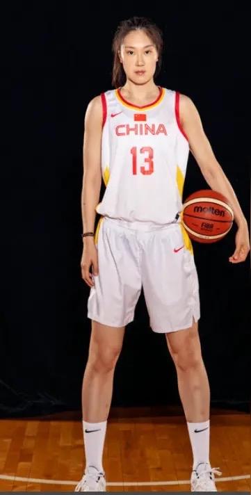 光阴真的似箭啊！曾经代表中国女篮征战四方的孙梦然已然快要结束她的球员生涯了！
