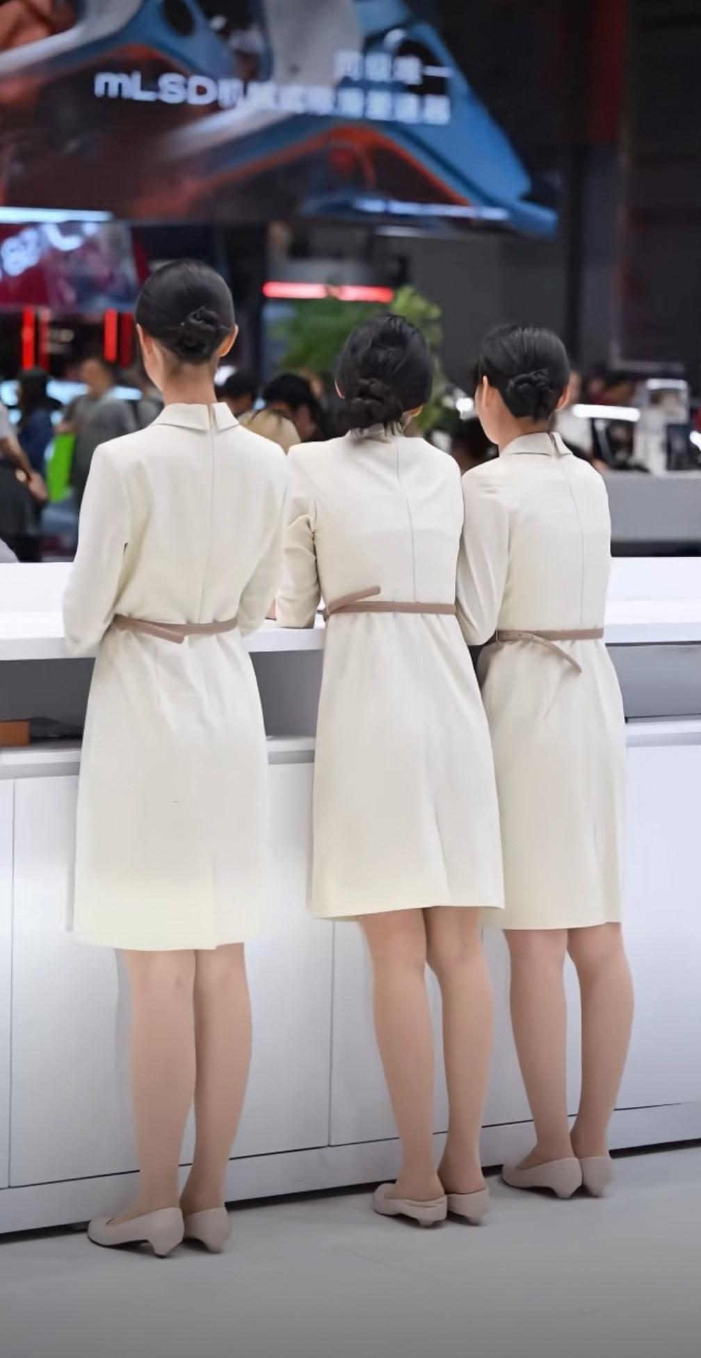 青春的“背影”