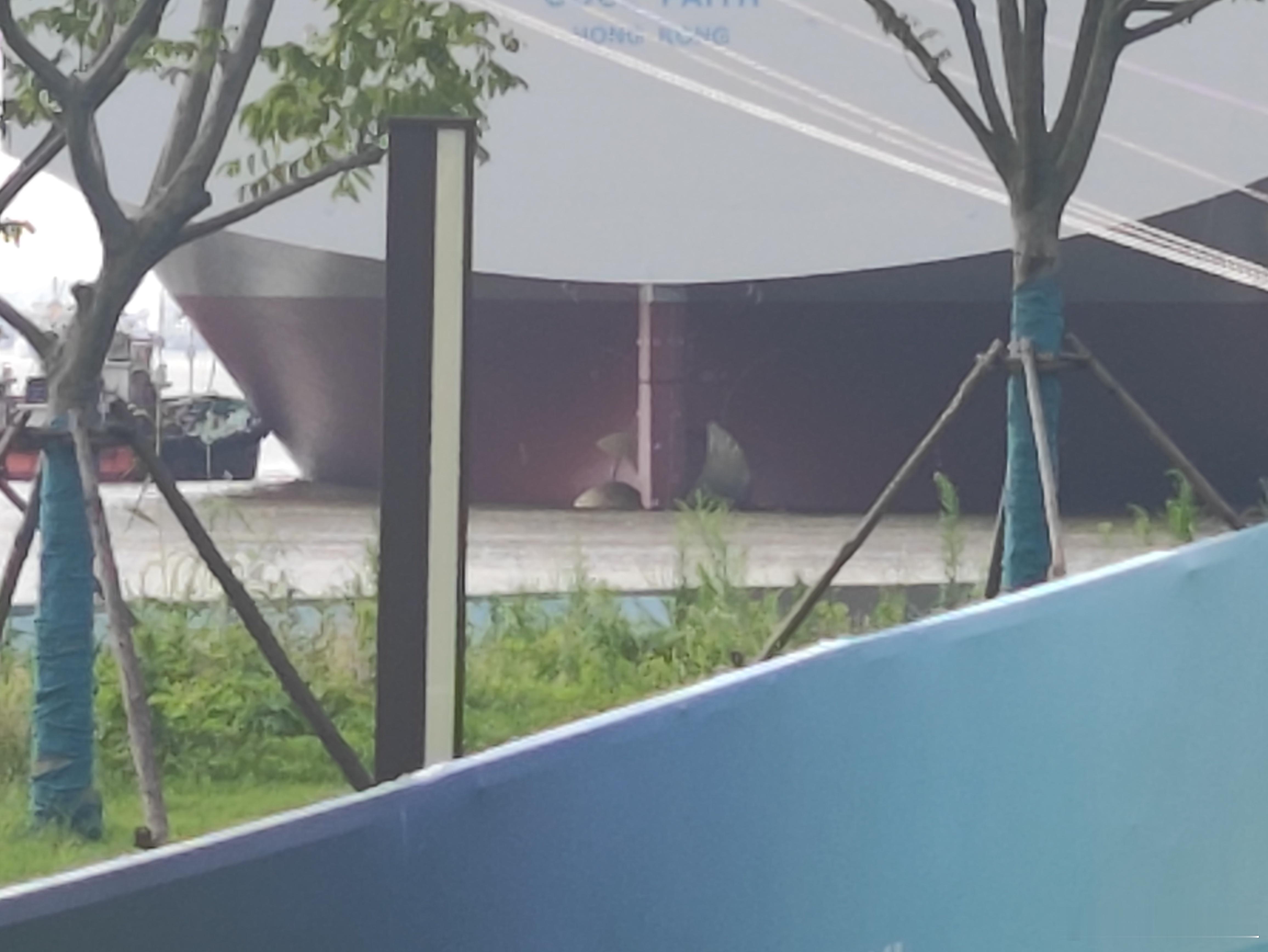 南通中远海运川崎承建的中国香港东方海运货柜航运公司2.4万TEU集装箱轮，是当今