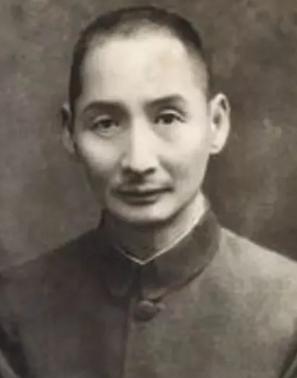 1949年4月24日，太原城破，枪炮声震天。别的将领要么跑路，要么引爆地下室和自