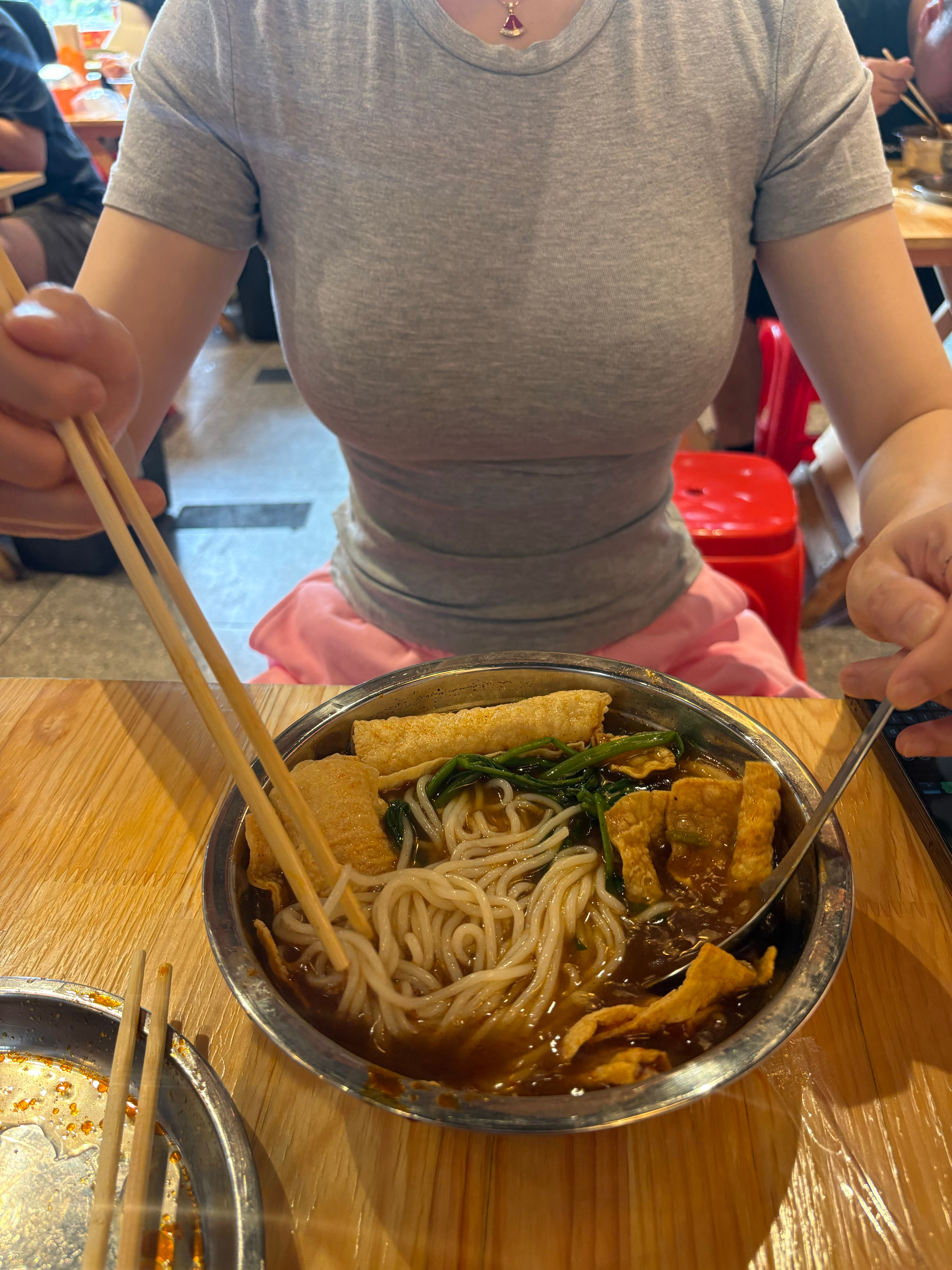 终于吃上了心心念念的一口螺蛳粉 上海·柳州肥姨妈大骨螺蛳粉(中山公园店)