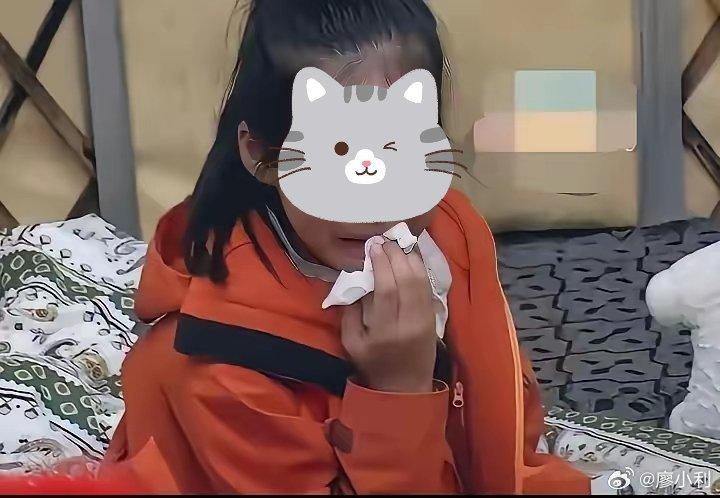 张雪峰女儿被接走张雪峰女儿得知父亲去世后哭得撕心裂肺，她的父亲用性命换回来她一生