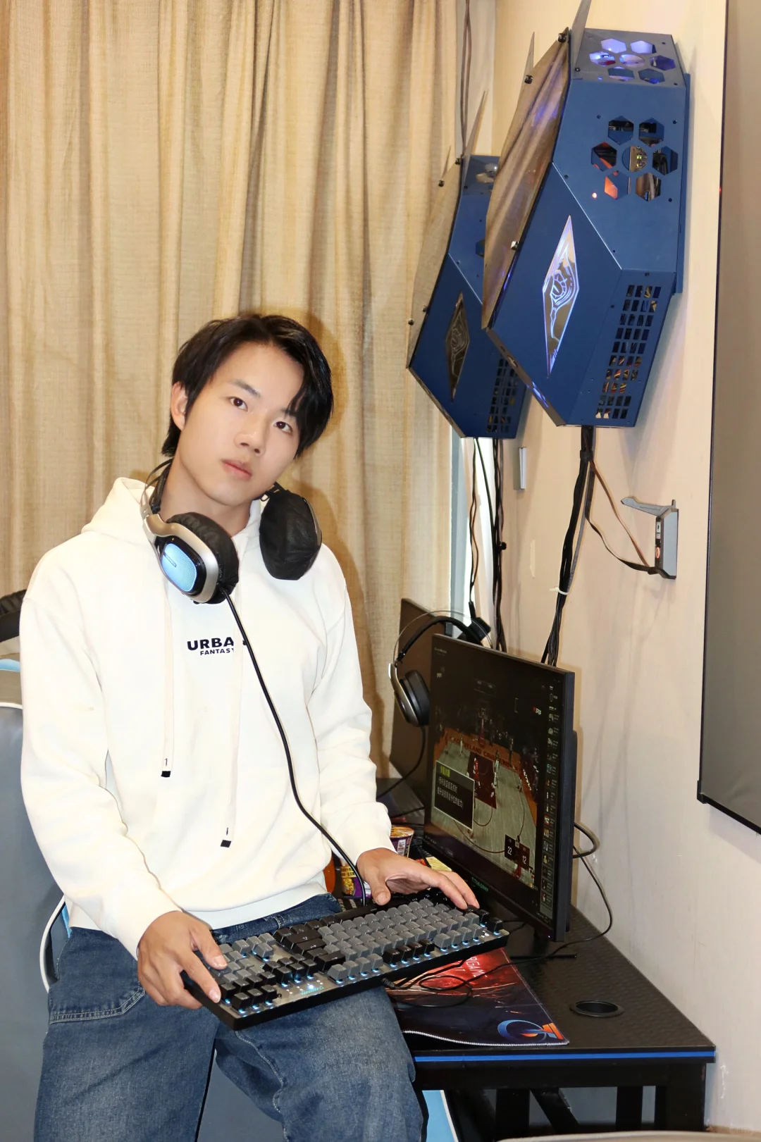 体验肥宅快乐生活💻🎧