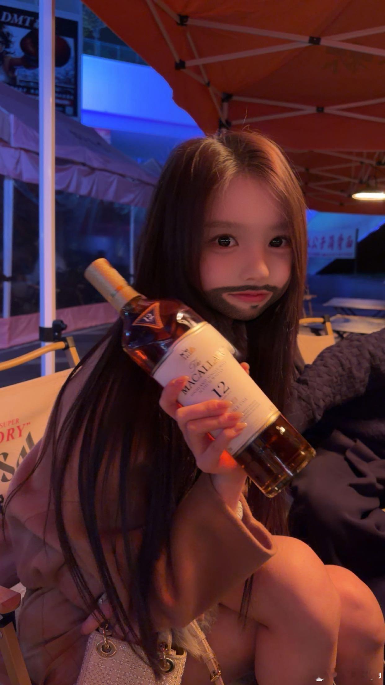 蒽就这样萌萌的🍺 