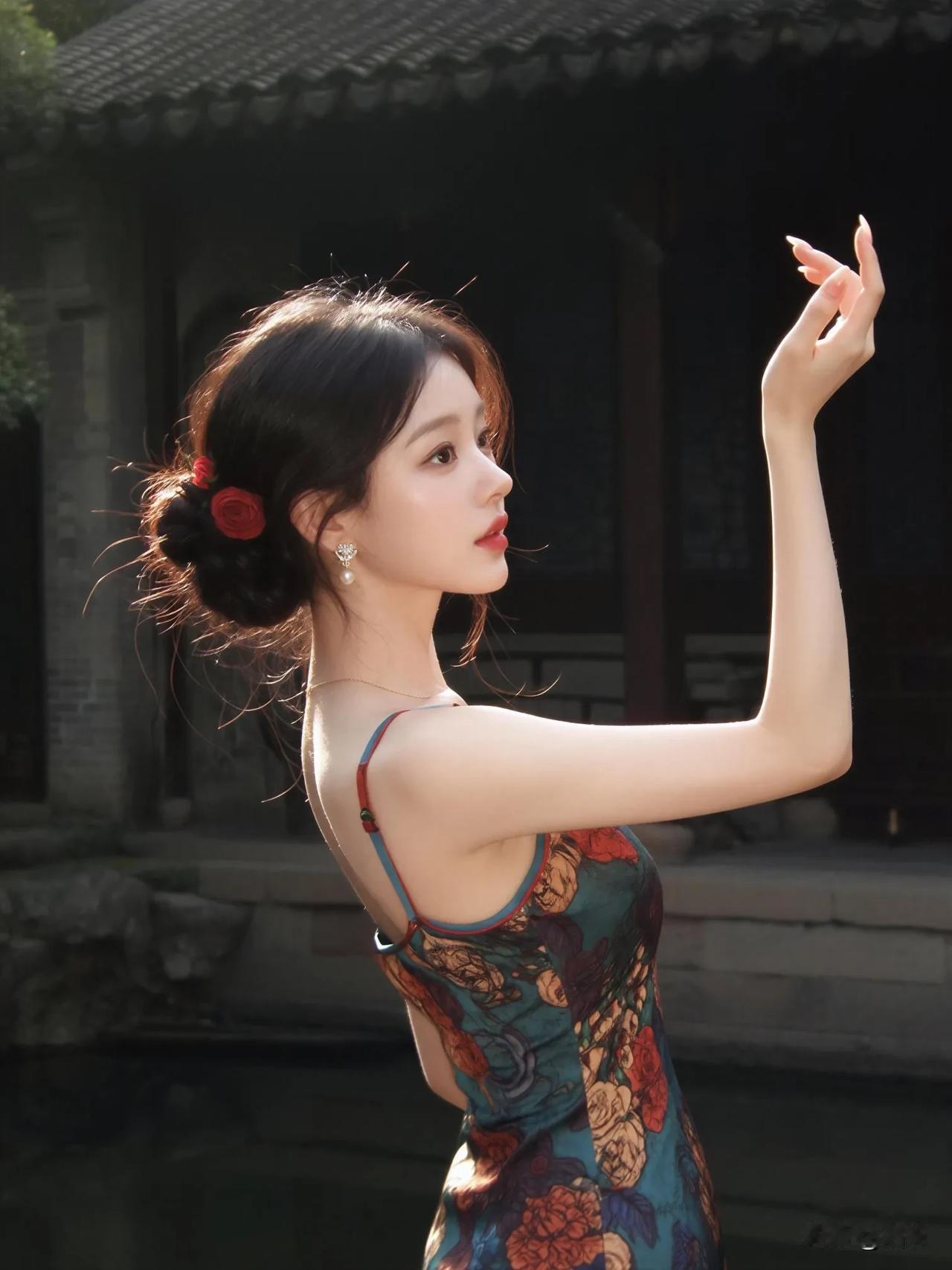 “民国嘛，
出身好就是军阀太太。
出身不好，
就是骆驼祥子。”
民国旗袍姨太太，