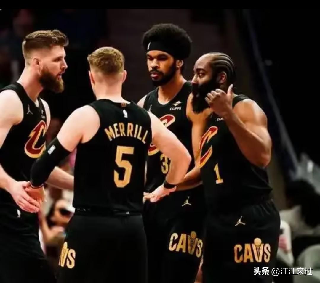 缺少内外核心的骑士客战鹈鹕赢面不大，鹈鹕昨天刚把哈登老东家快船收拾了，状态正胜，