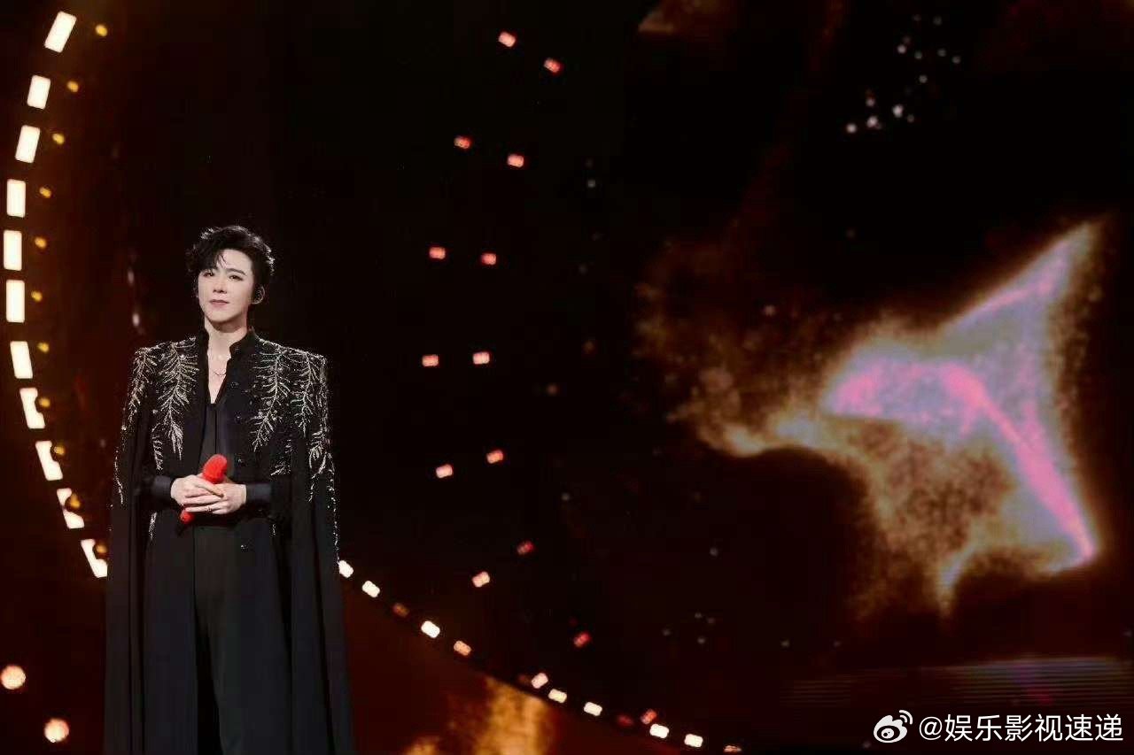 刘宇宁巡演回到梦开始的地方 从200元工资花180买吉他的小工，到巡演海报里荡着