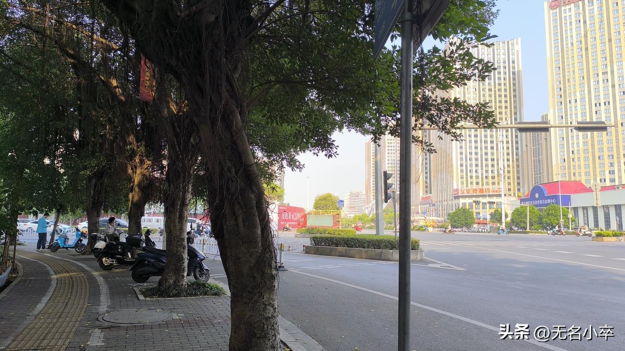 出去旅游，你们是喜欢大晴天还是下雨天呢？想必很多人的答案就是大晴天会比下雨天好，