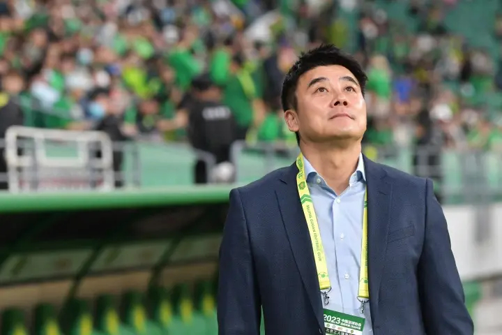 李明在国安当总经理这些年，帮助球队拿到不少中生代球员（尤其是他在国奥熟悉的那批）