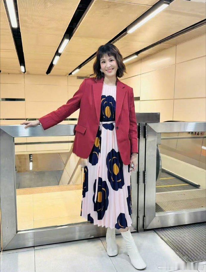 曾沛慈回应篇章高分高分实至名归！曾沛慈用歌声诠释热爱与坚持，《篇章》舞台感染力拉