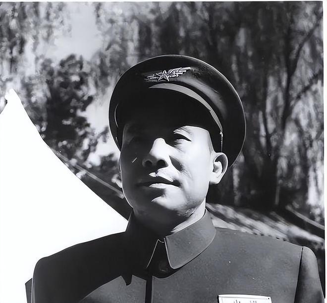 抗美援朝时刘震上将瞒着苏军顾问，组织了一次出其不意的空中奇袭战。
 
彼时志愿军