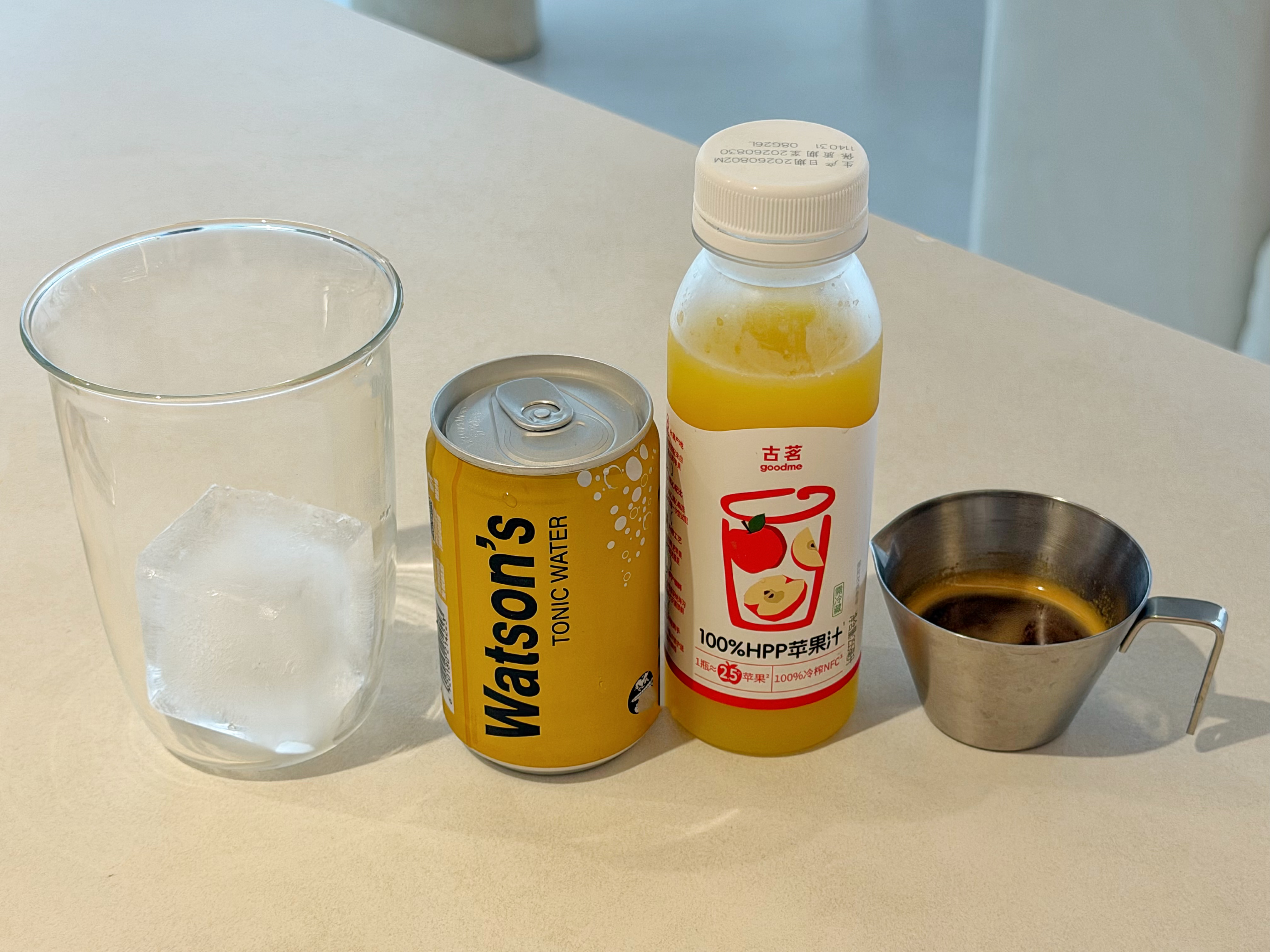 早早早～吃早餐我在厨房做的时候牛在旁边拍马屁：baby我喜欢你在家，这样我就不用