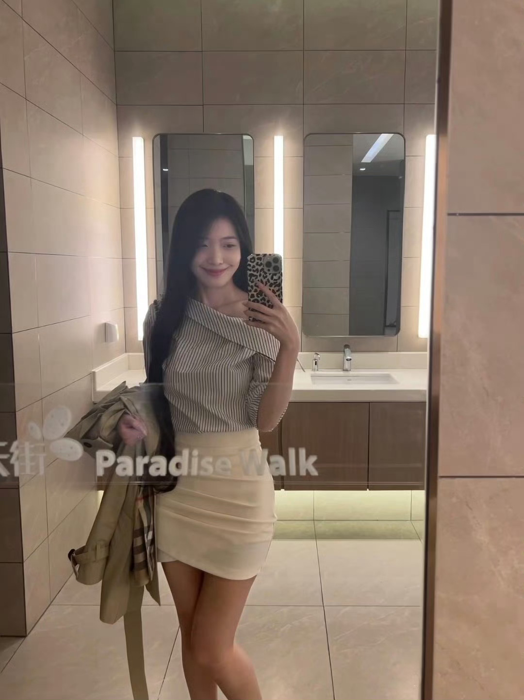 这辈子太不容易了，每天都在熬夜睡觉。 ​​​