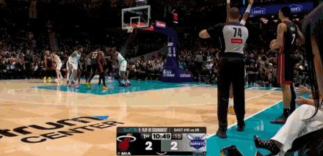 韦尔三分！！打进！！ 