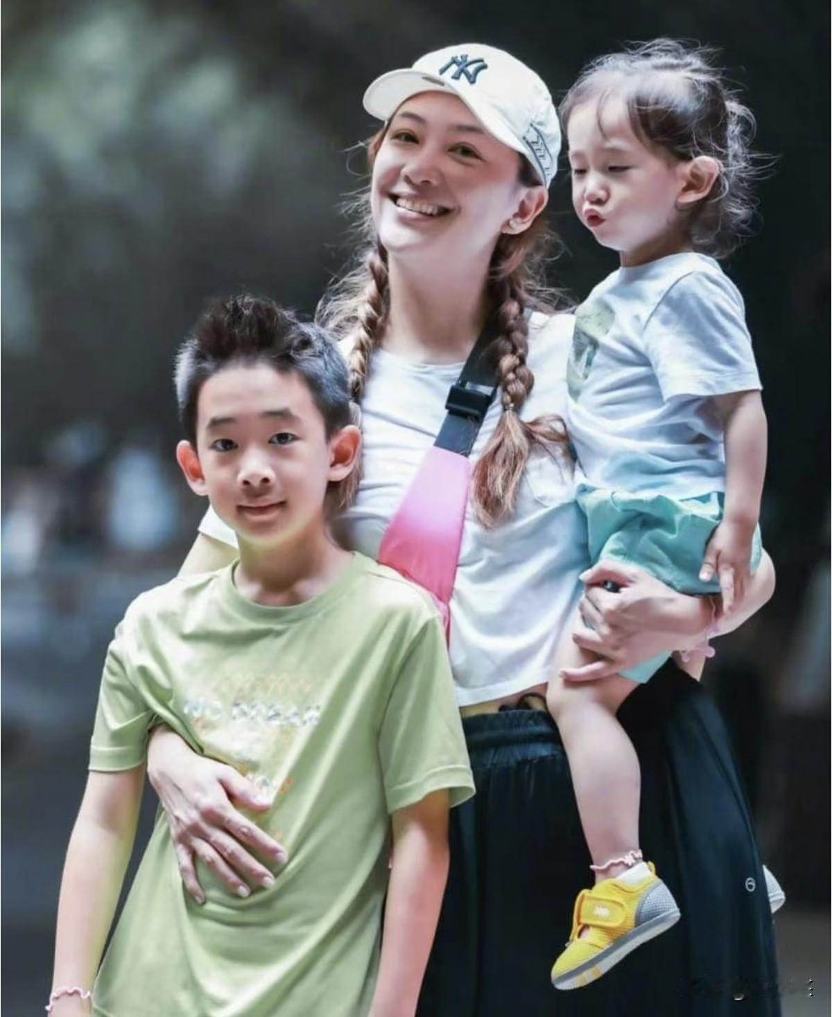 我感觉娱乐圈里，应采儿和霍思燕是很会教育孩子的。
应采儿一句话就给我圈粉了，她说