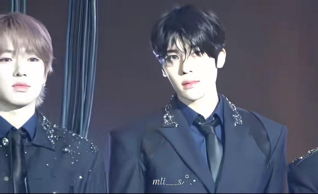 早起做了一套眼保健操 