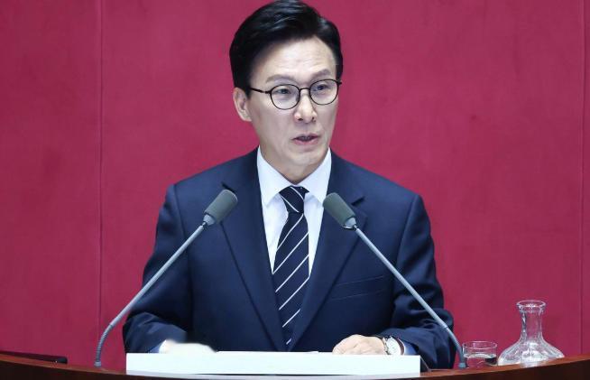70年来，韩国执政党一把手在国会公开说“美国不再是宽容大哥”，这是头一回。

9