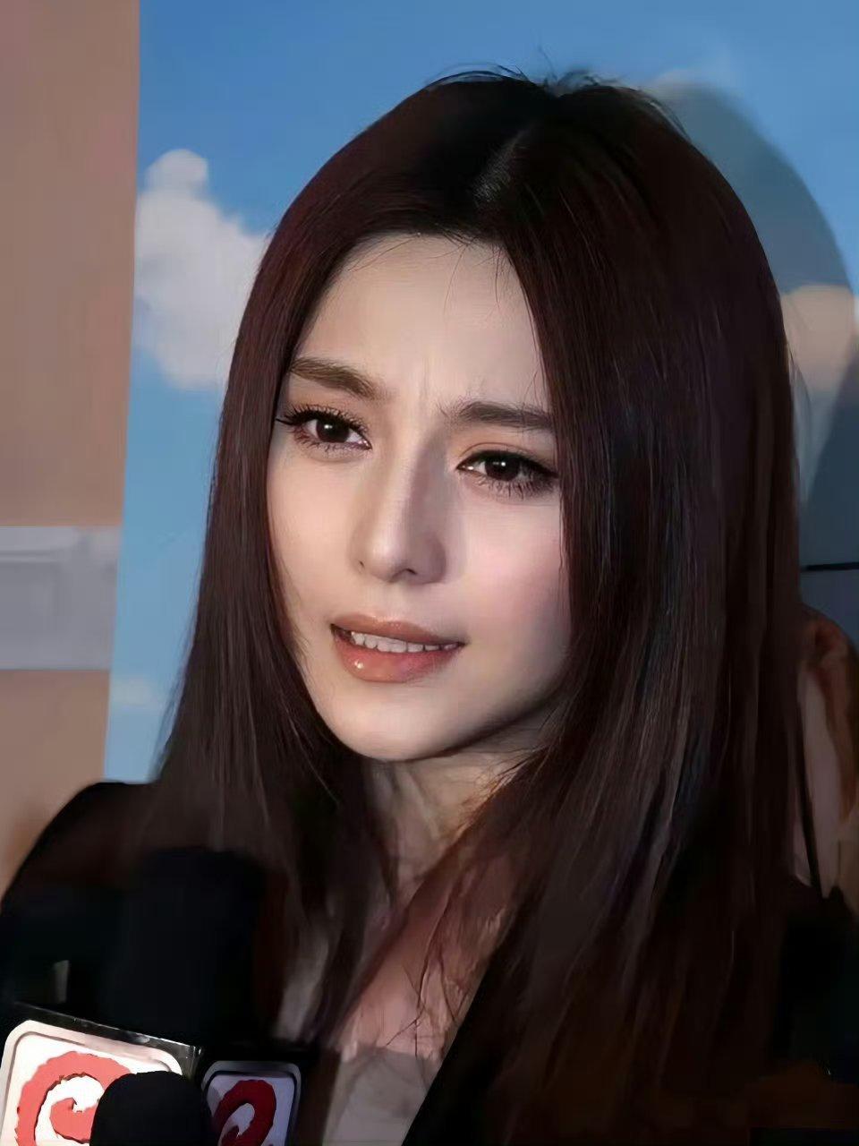 美人嗔怒：赵露思、鞠婧祎、范冰冰、Angelababy  好想被姐姐蹬一眼啊