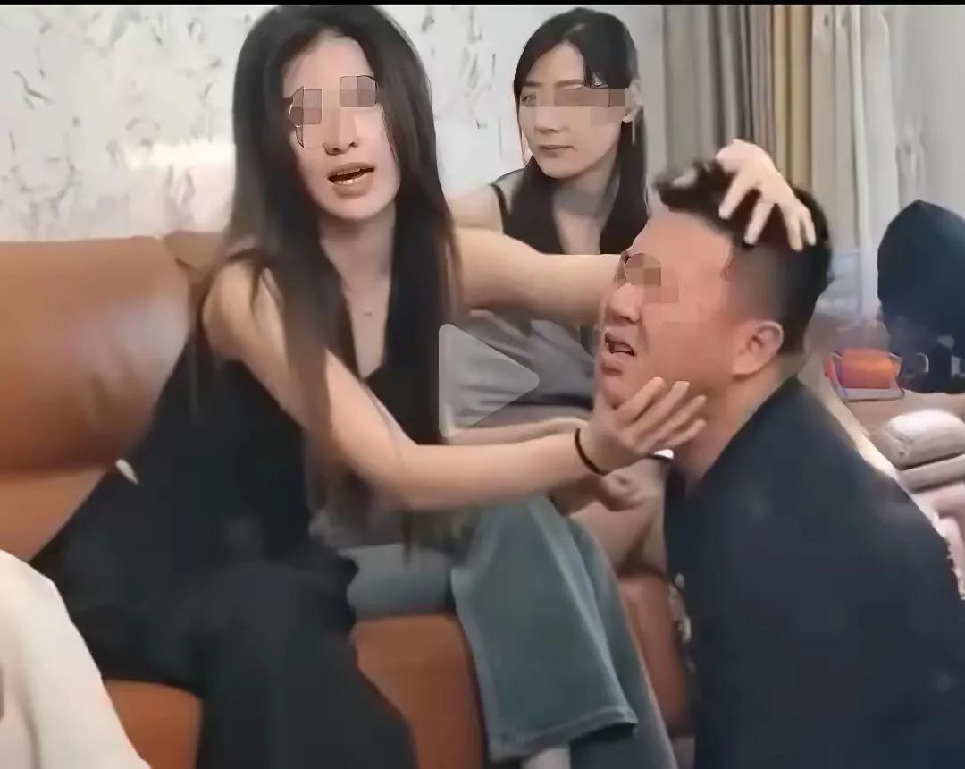 今日看到一则视频，画面中一位大哥竟跪在几名女子面前。其中一名长发女子对着大哥疯狂