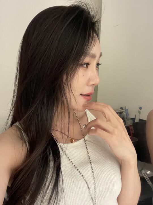 直鼻微翘 侧颜 原相机