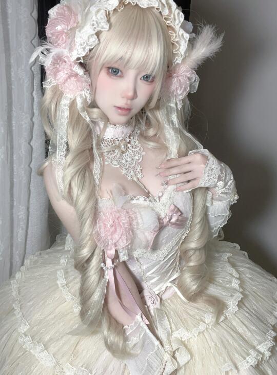 能认识一下吗？我是lo娘。在吗？我是lo娘。没收到？被屏蔽了？我是lo...