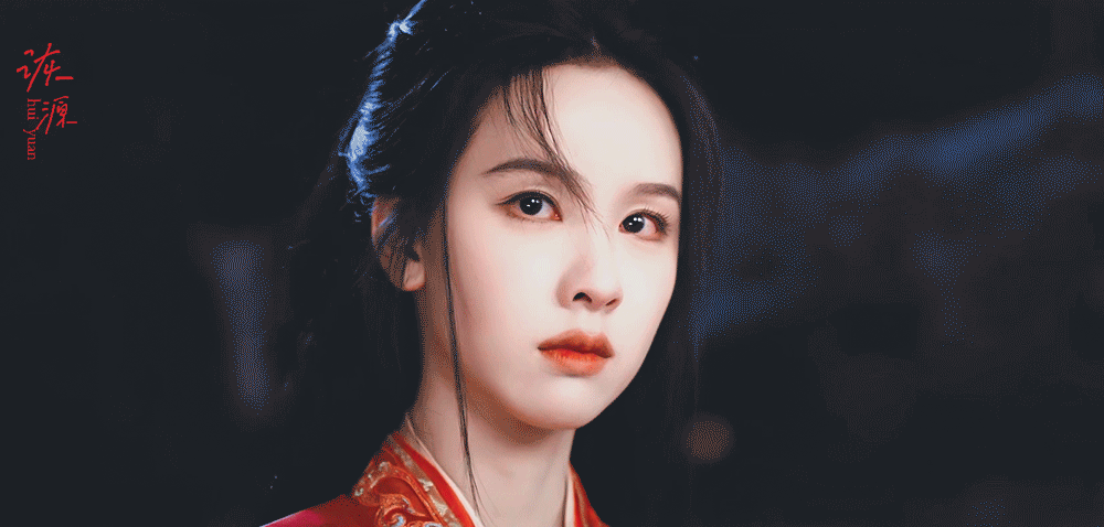 陈都灵 《翘楚》楚朝 / 动图▷EP22-03 半披+橙衣-夜 男主为她穿鞋【保