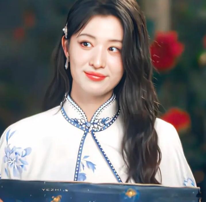 王楚然的脸上镜为什么这么胖？ 