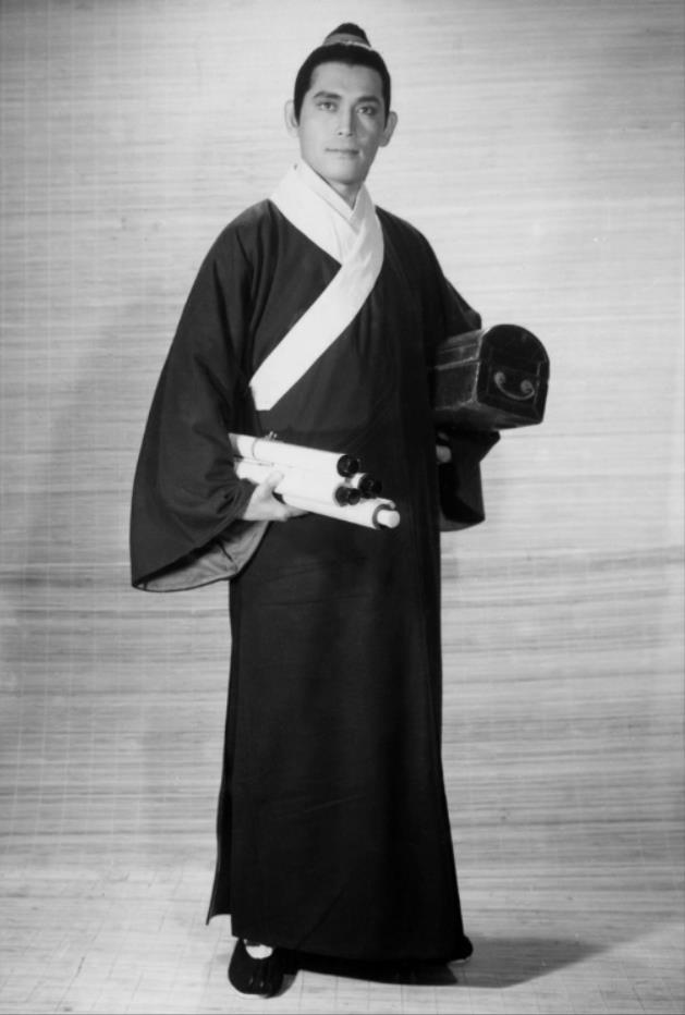 《侠女》《龙门客栈》《山中传奇》与《空山灵雨》里的石隽[微风]今天是这位武侠片老