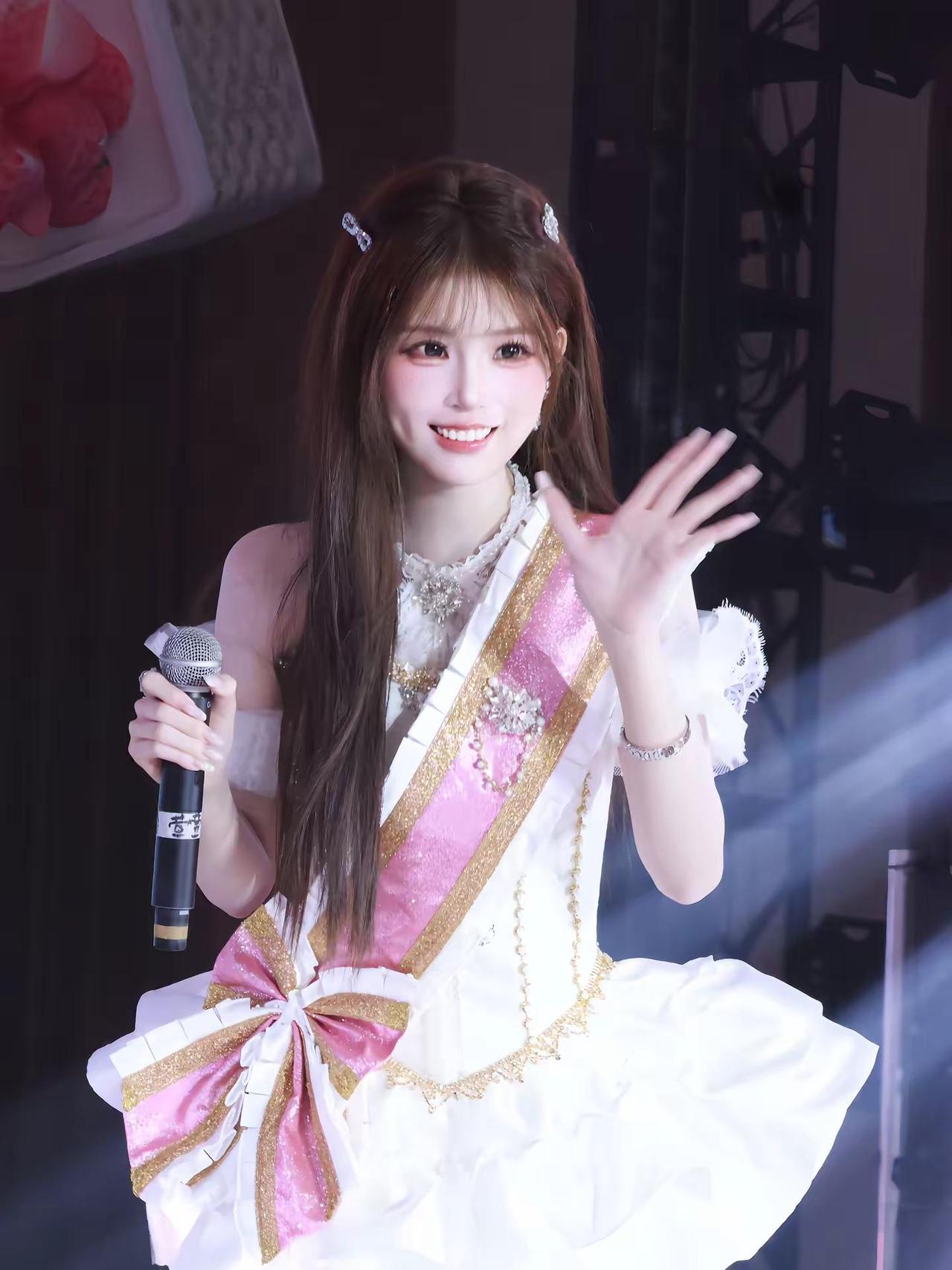 图片仅供参考 本人更加可爱💕醋莓萱萱 sk萱萱