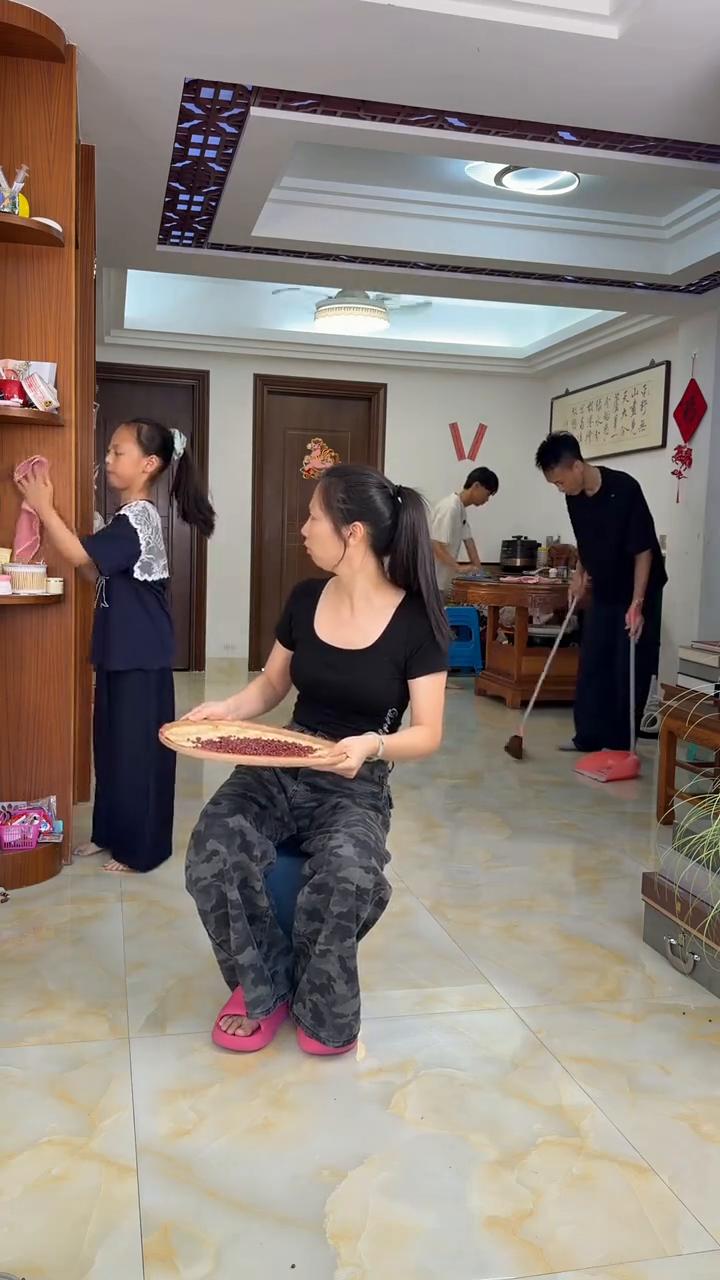 嗯，哈哈，哈哈，哈哈。