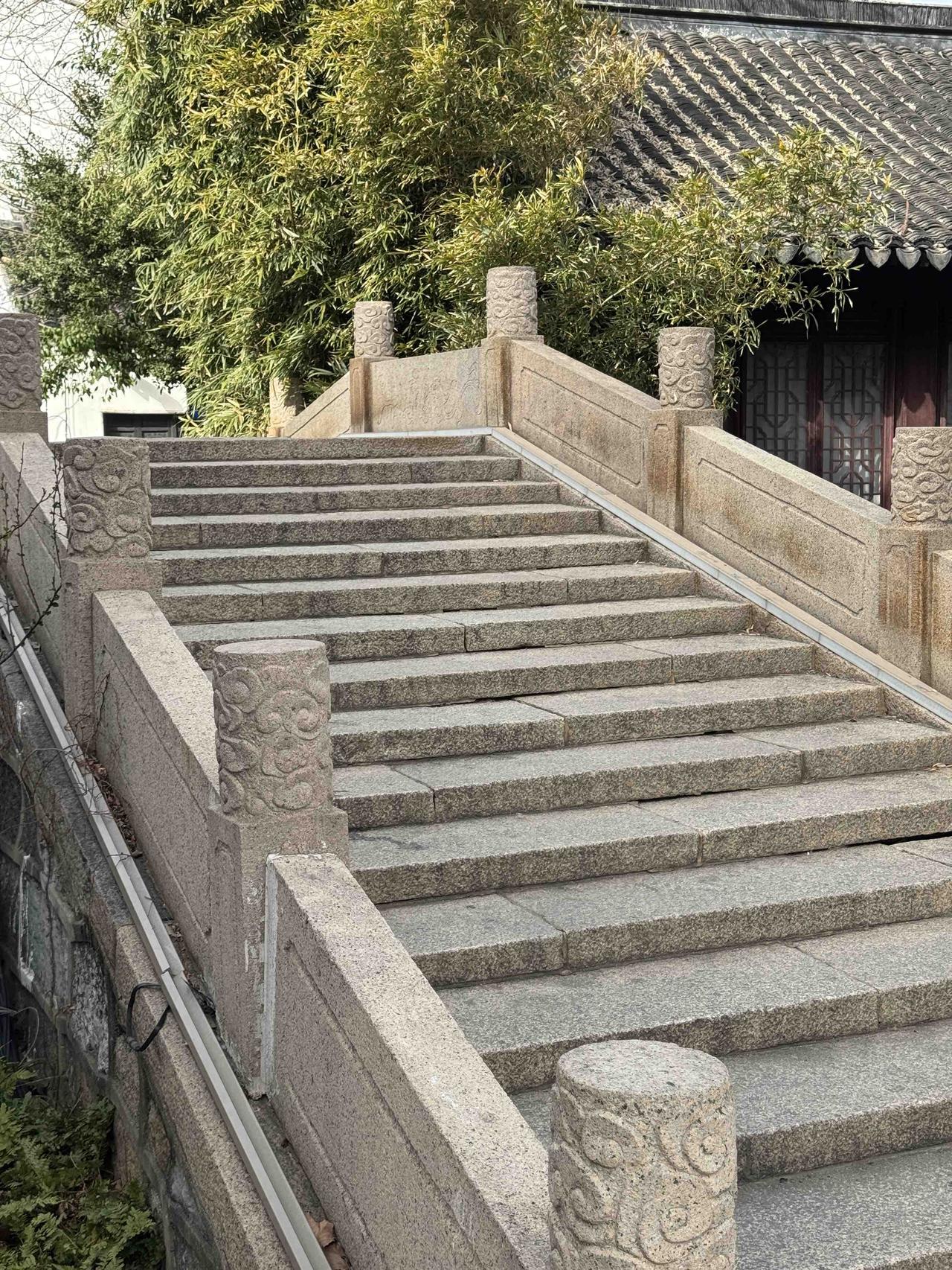 街边景观随拍静立街边，承岁月风雨，渡往来行人，质朴无言，却藏人间烟火。