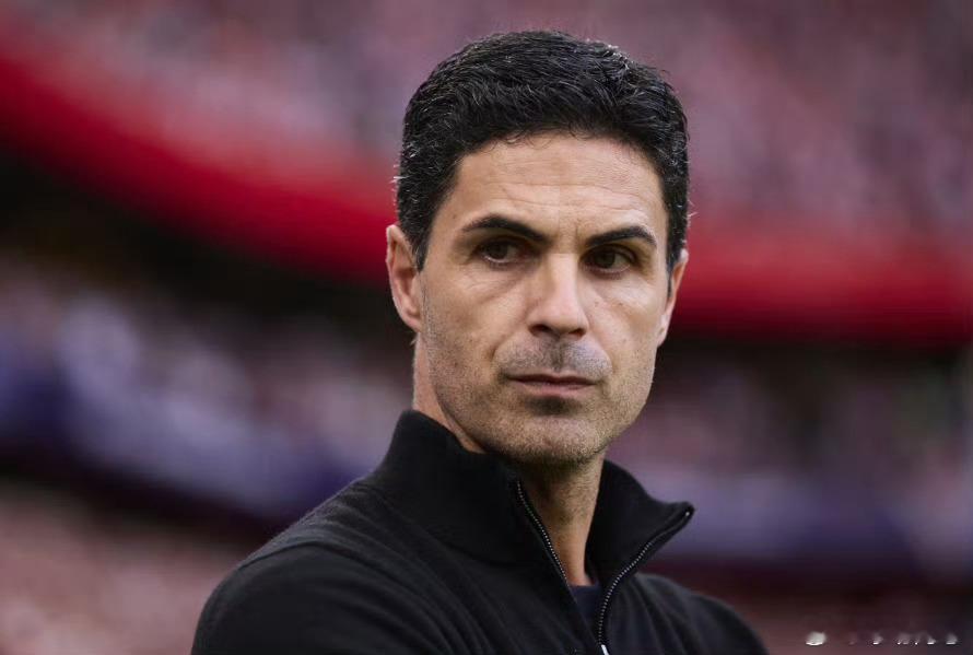 理查兹接受采访表示，阿森纳很有可能赢得英超冠军 ，并且谈到他们的定位球战术。这场