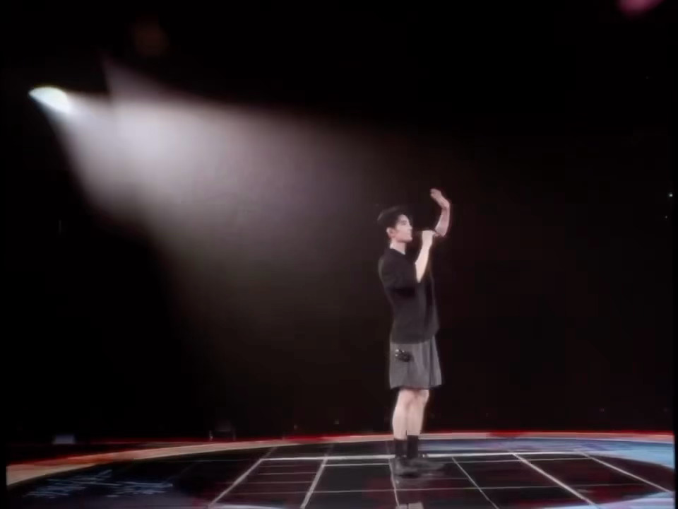 “谢谢大家来参加我的演唱会，谢谢！”好好梦啊啊啊啊啊啊啊（记得点开live听 