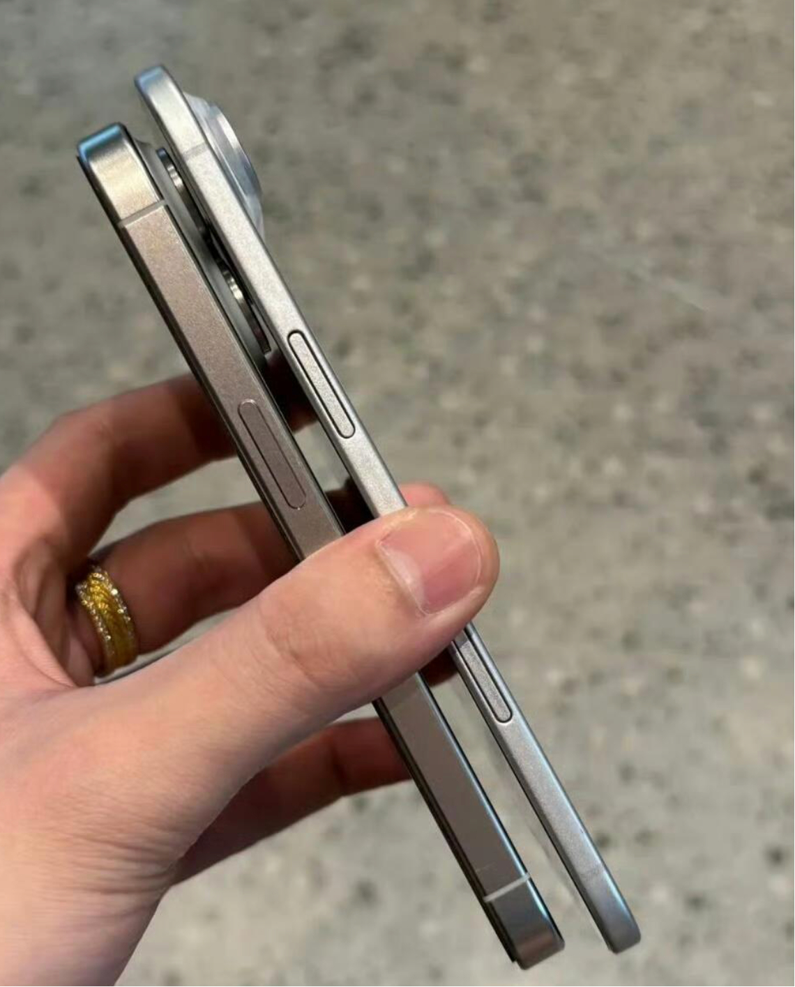 iphone17 纠结是选iPhone17标准版还是iPhone17 Air的朋