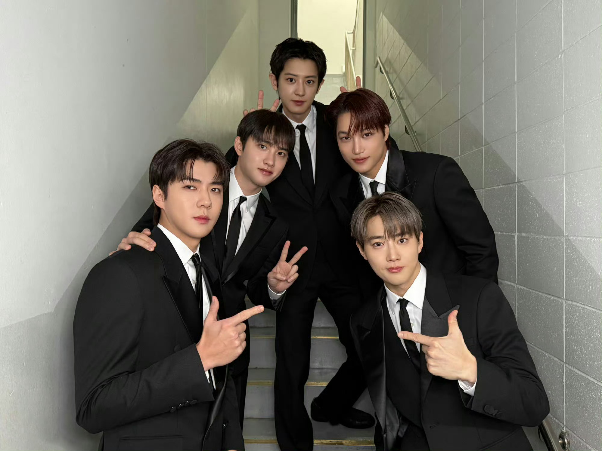 EXO MMA合照Everybody knows what’s up⛓️💥年末