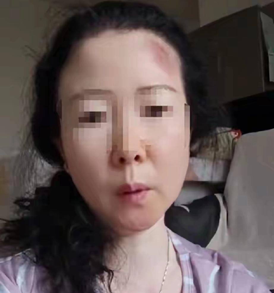 男人背叛婚姻长达5年，竟公然把小三领回家，还死活不肯跟妻子离婚，妻子一怒之下，把