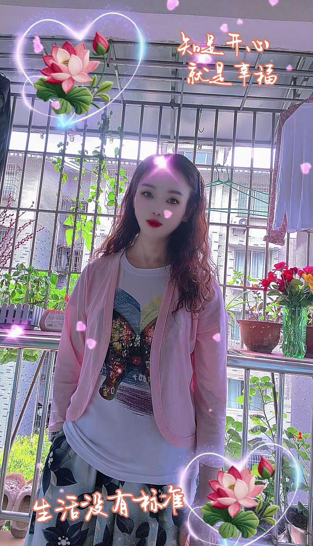 日常闲拍爱生活爱自己 服装与绿植的完美融合 夏日休闲不失性感新衣试穿 每日搭配生