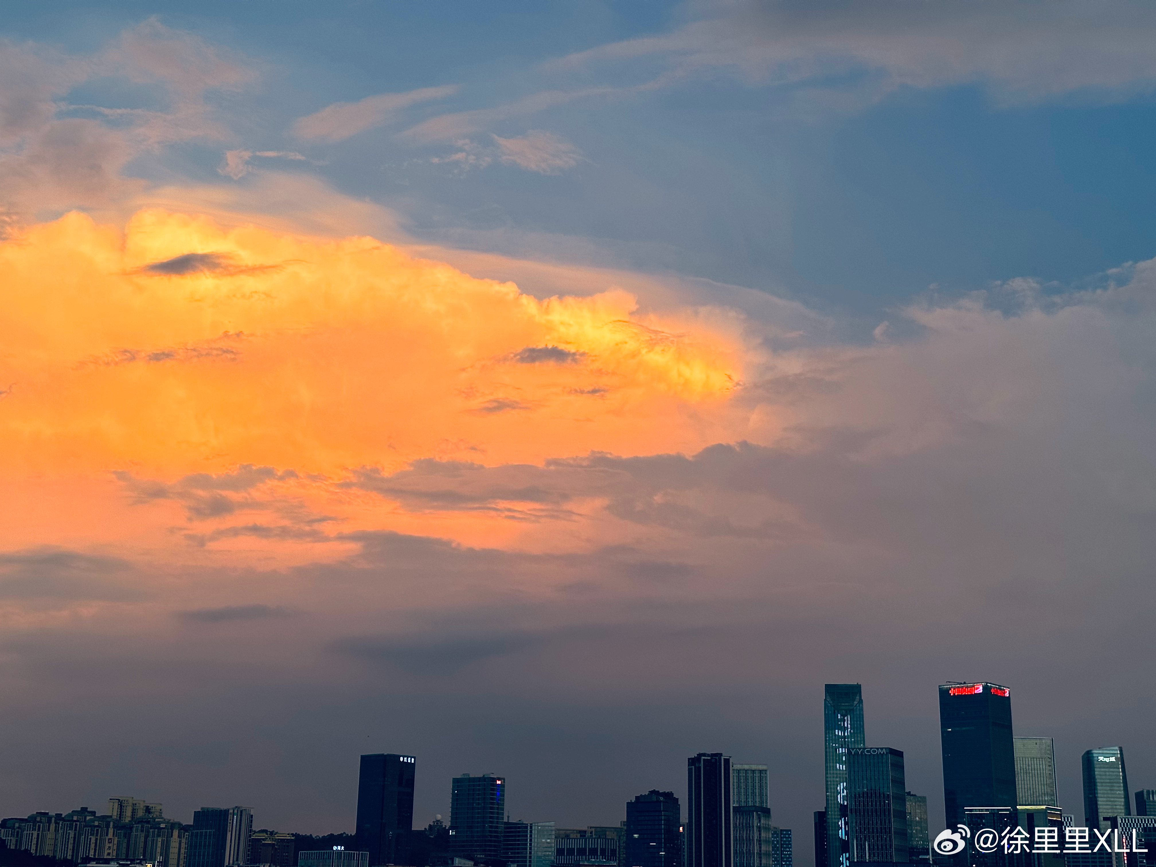 沈逸犀利点评张雪机车沈逸的意思是，不应该吹捧张雪，而应该吹捧供应链。是集体的成就