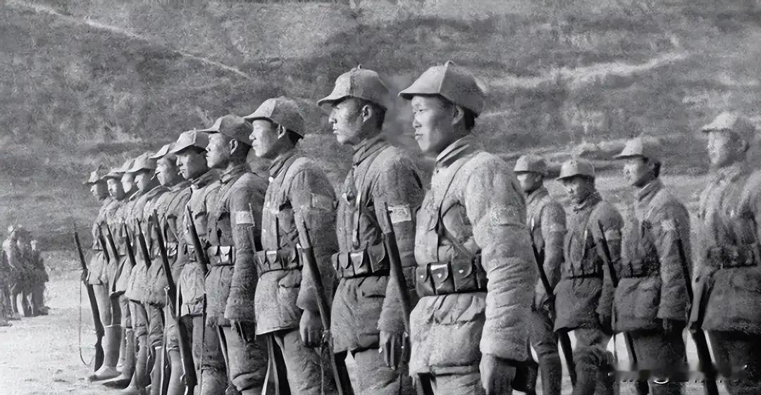 乞丐拿出一张发黄的纸，首长看后泪崩：14年深山坚守，他们等来了组织的曙光
 
1