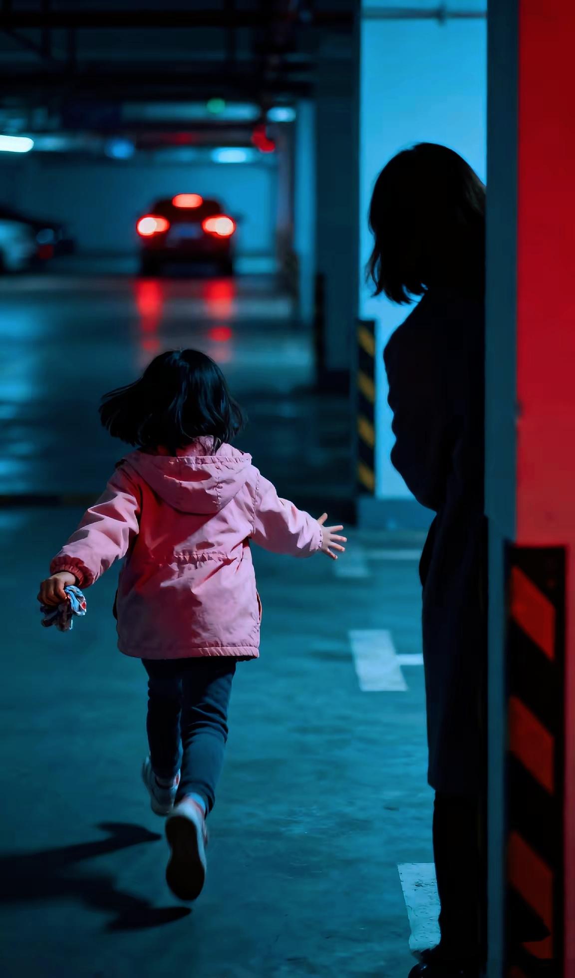 湖南一个9岁孩子的致命遗憾，竟藏在父母离异后的一次“悄悄告别”里？湖南这名跟着父