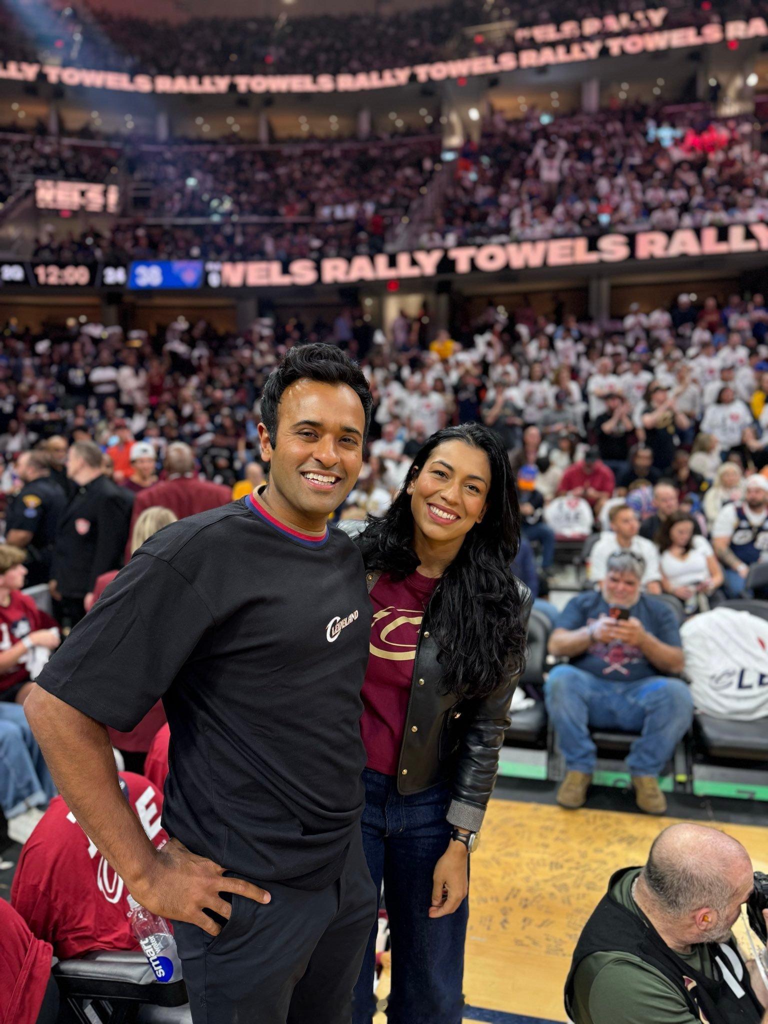 俄亥俄州长候选人在东决。尼克斯vs骑士NBA季后赛热点现场  热点现场海外新鲜事