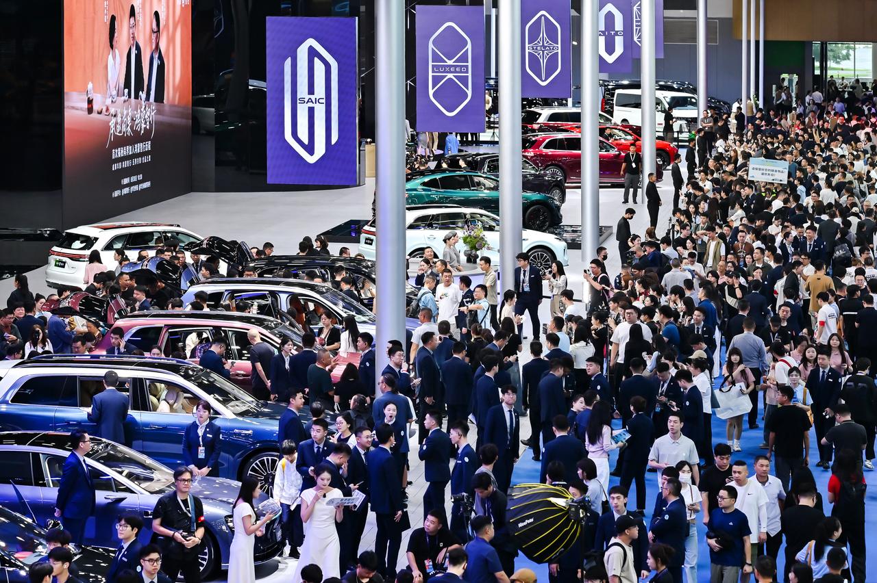 问界M9亮相成都国际车展，中国品牌高端化的里程碑
问界M9在成都国际车展亮相，这