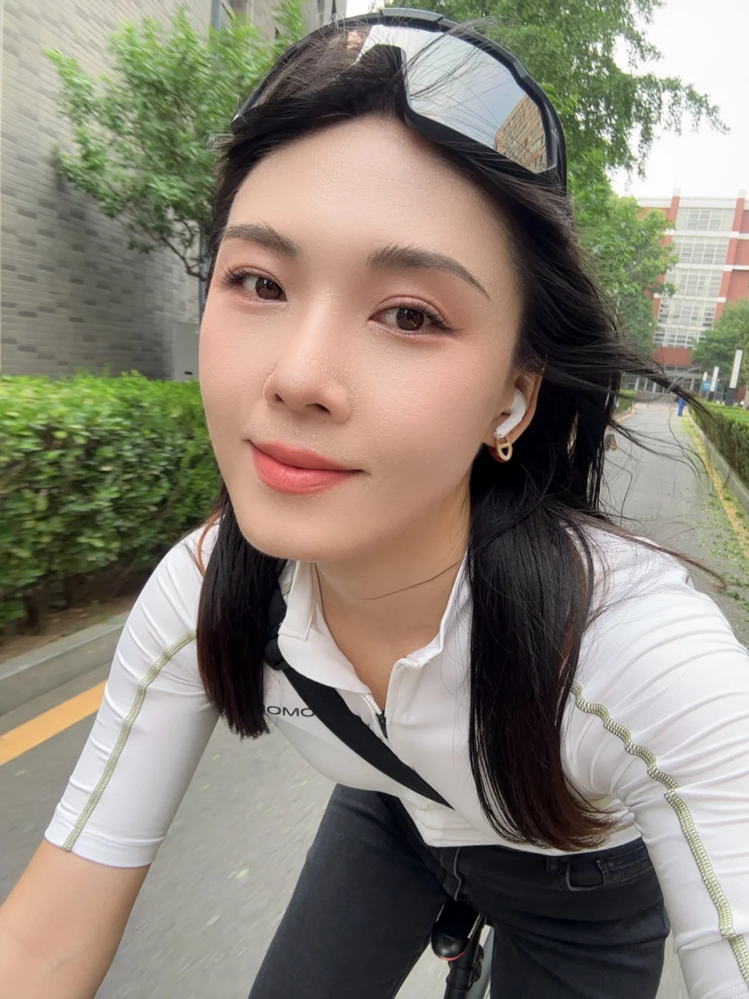 i人骑车上班