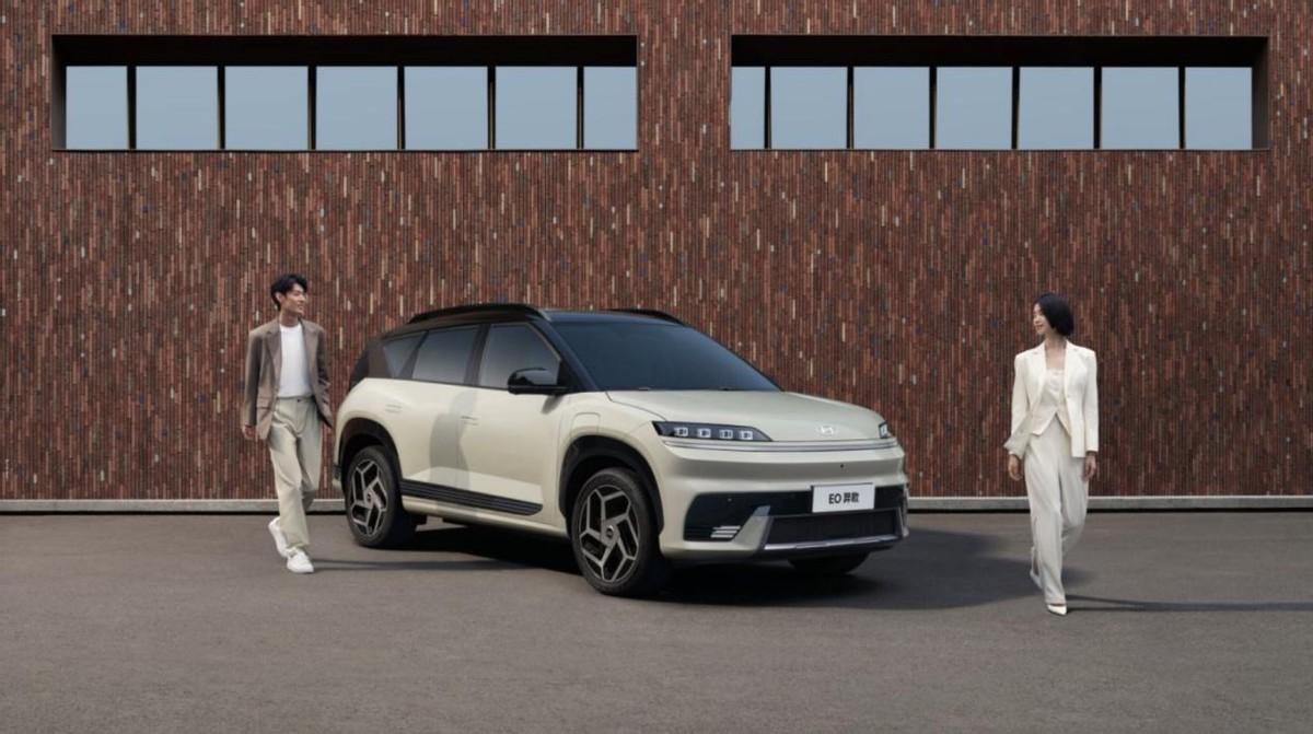 真正的民生级纯电SUV，从来不是“凑活能用”，而是让全家都觉得舒服。北京现代EO
