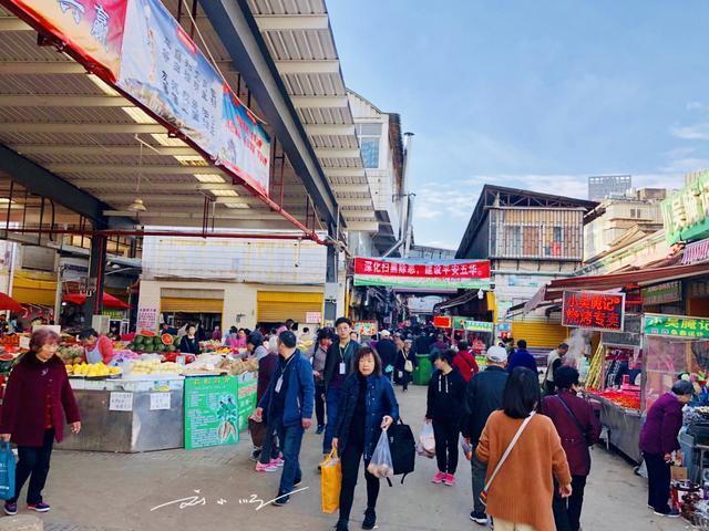 上海游客第一次到昆明旅游，看见物价却吓坏了：怎么这么“贵”？

昆明，位于我国的