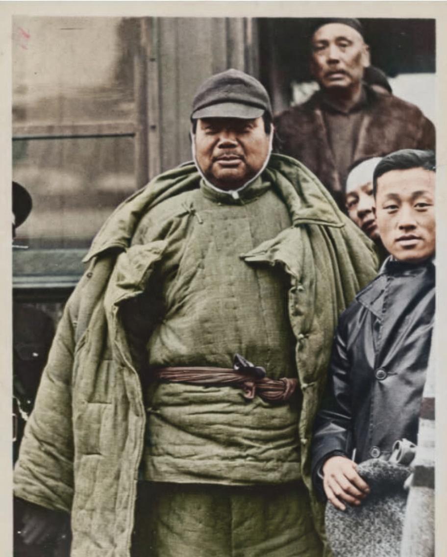 1927年6月19日，江苏徐州火车站，这个布衣大汉，正是时任国民革命军第二集团军